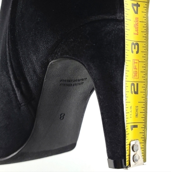 Old Navy Black Velvet  Heeled Ankle Boots Pointy Toe Side Zipper Size 8 - Picture 15 of 15